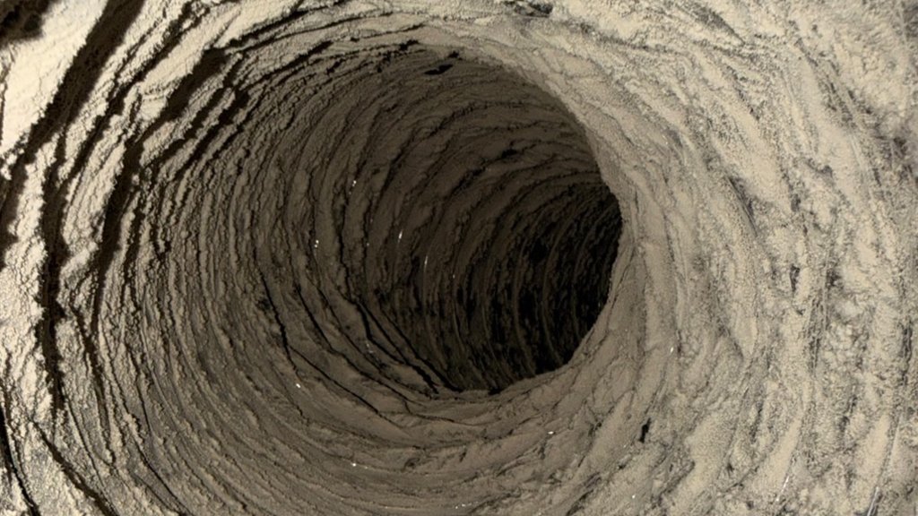 Dirty air duct before cleaning